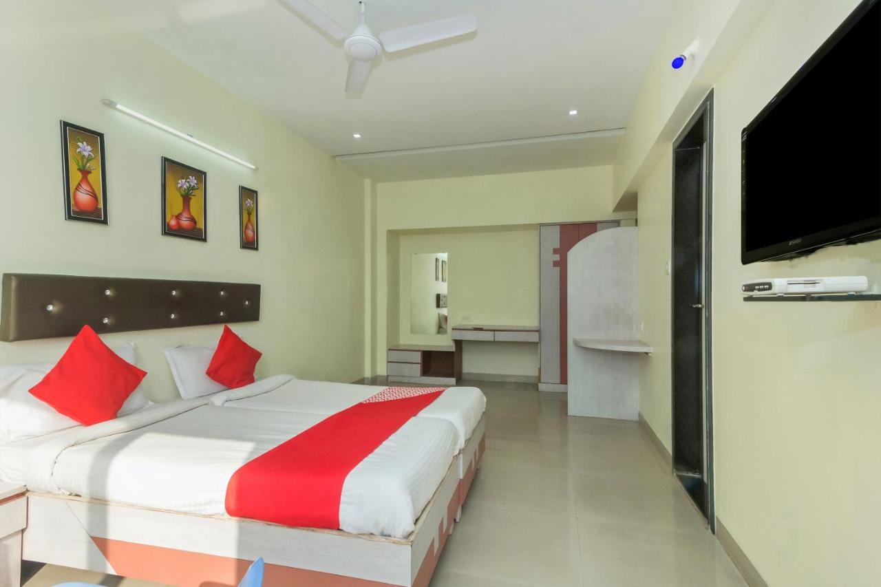 Flagship 4387 Hotel Theem Plaaza Nashik Luaran gambar