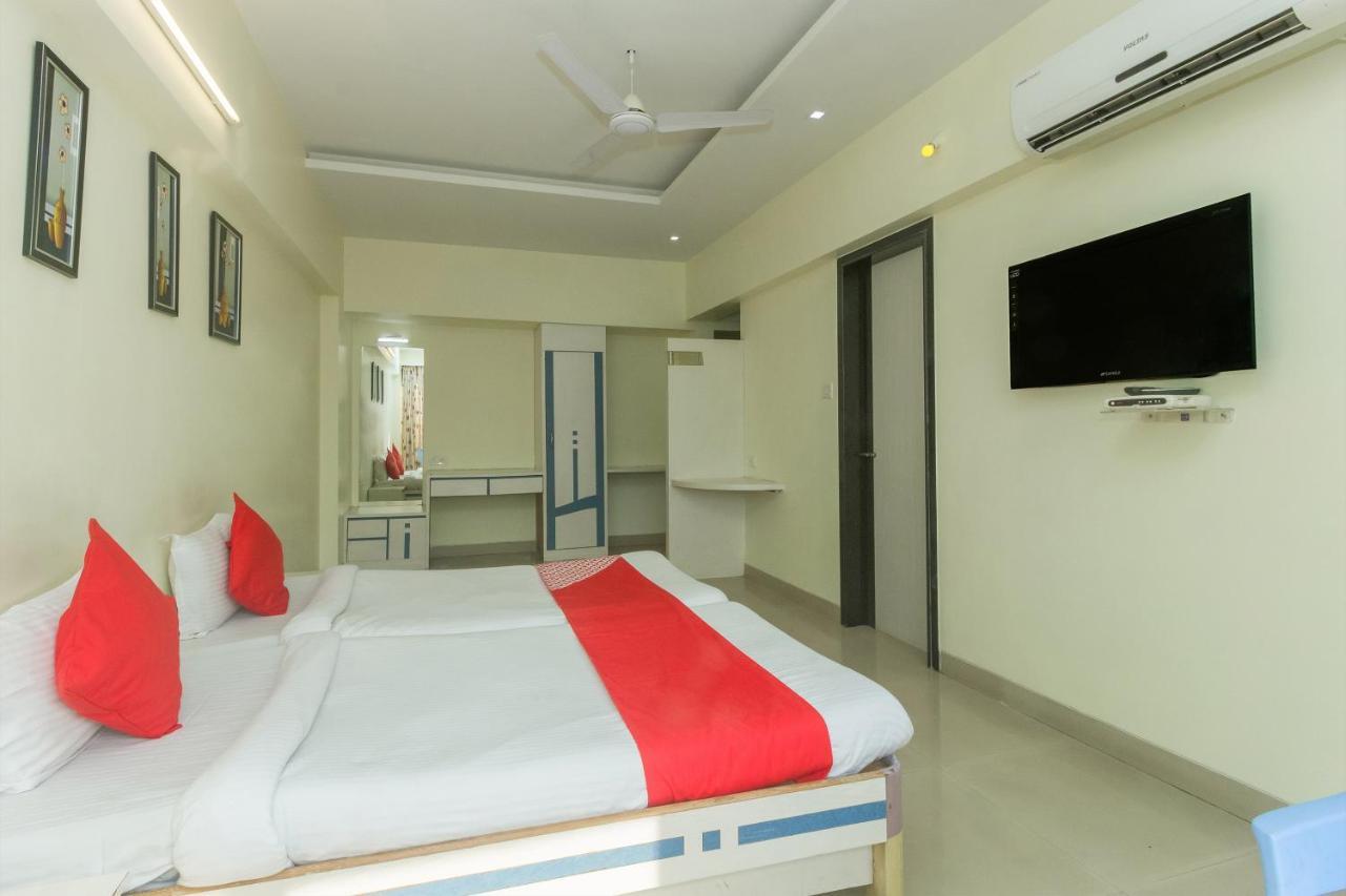 Flagship 4387 Hotel Theem Plaaza Nashik Luaran gambar