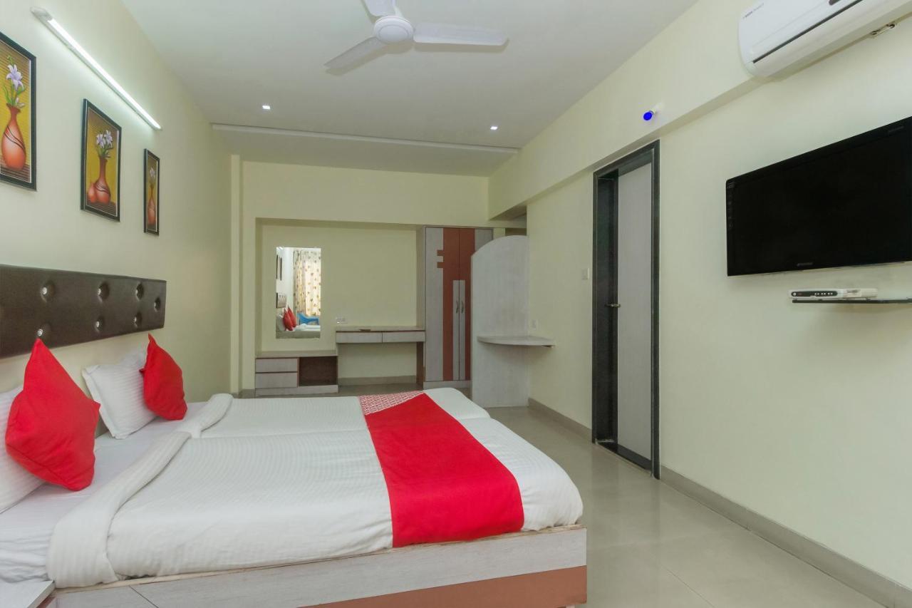 Flagship 4387 Hotel Theem Plaaza Nashik Luaran gambar