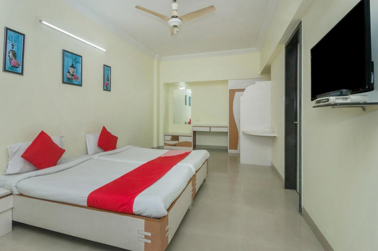 Flagship 4387 Hotel Theem Plaaza Nashik Luaran gambar
