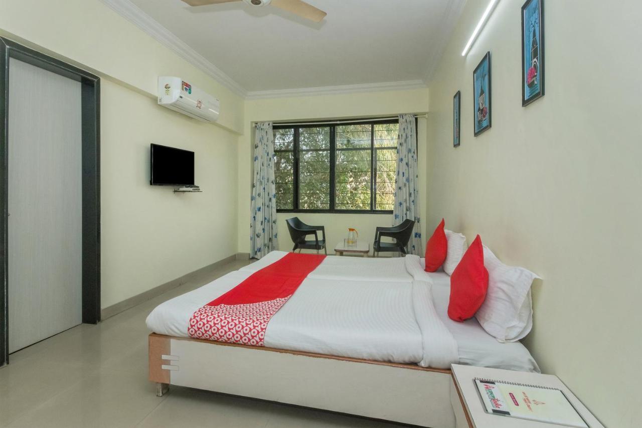 Flagship 4387 Hotel Theem Plaaza Nashik Luaran gambar